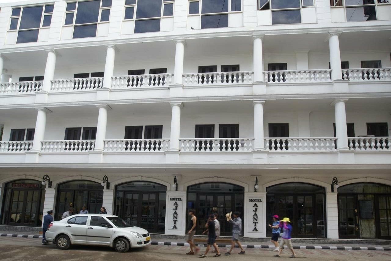 Hotel Ajanta Мумбаи Экстерьер фото