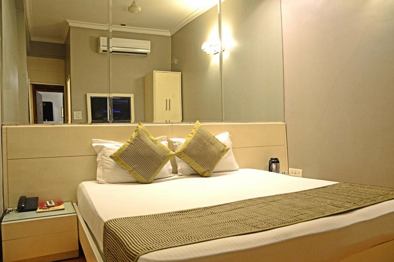 Hotel Ajanta Мумбаи Экстерьер фото